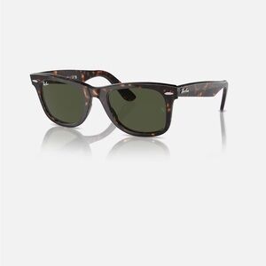Ray-Ban Wayfarers